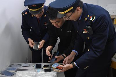 山寨华为维修店设连环陷阱，维修市场监管亟待加强